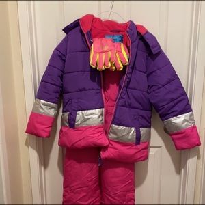 Girl matching pink snow suit, snow jacket, thermals top/pants & snow gloves14/16
